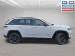 2023 Grand Cherokee Thumbnail 2