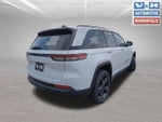 2023 Grand Cherokee Thumbnail 3