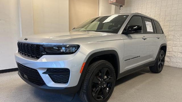 2023 Jeep Grand Cherokee Laredo X
