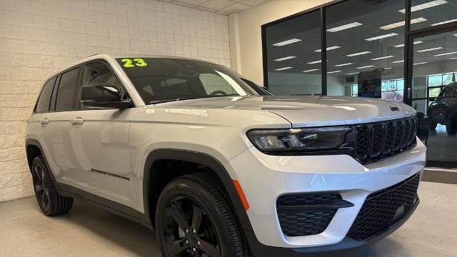 2023 Jeep Grand Cherokee Laredo X