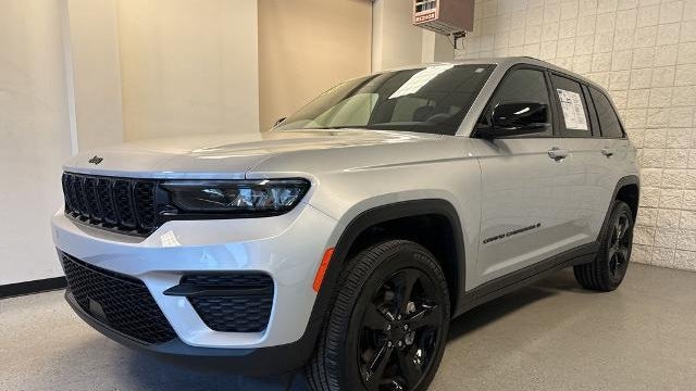 2023 Jeep Grand Cherokee Laredo X