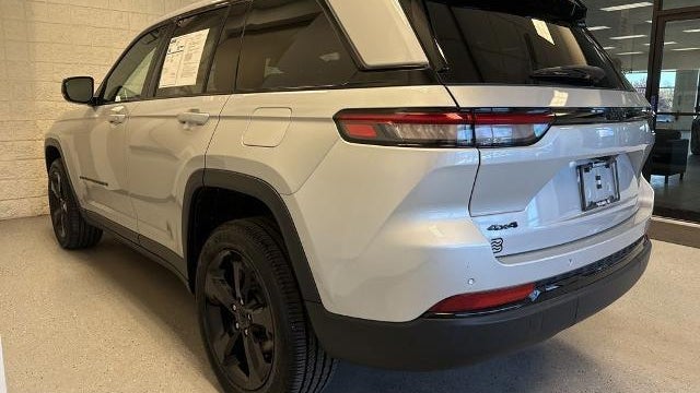 2023 Jeep Grand Cherokee Laredo X