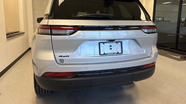 2023 Jeep Grand Cherokee Laredo X