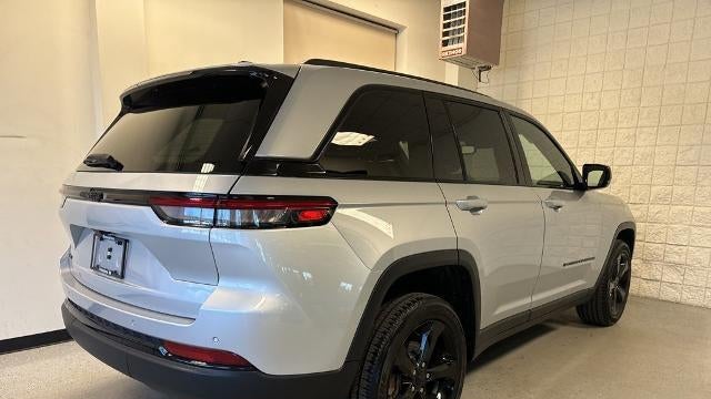 2023 Jeep Grand Cherokee Laredo X