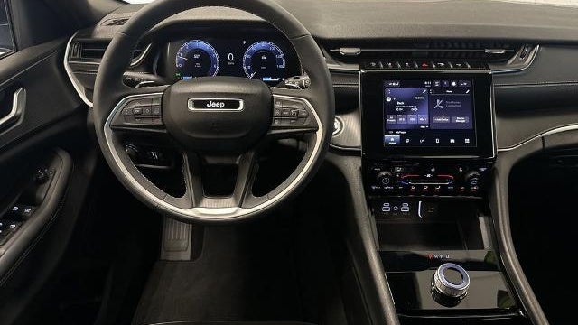2023 Jeep Grand Cherokee Laredo X