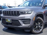 2024 Grand Cherokee Thumbnail 3