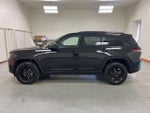 2024 Grand Cherokee Thumbnail 5