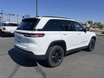 2025 Grand Cherokee Thumbnail 4