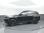2025 Grand Cherokee Thumbnail 4
