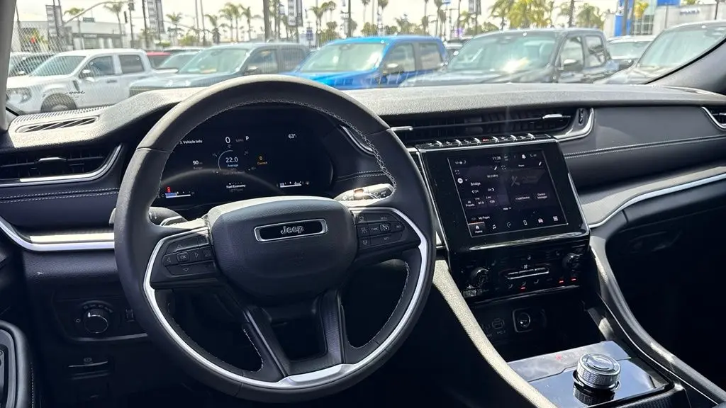 2025 Jeep Grand Cherokee Altitude X