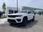 2023 Grand Cherokee Thumbnail 1