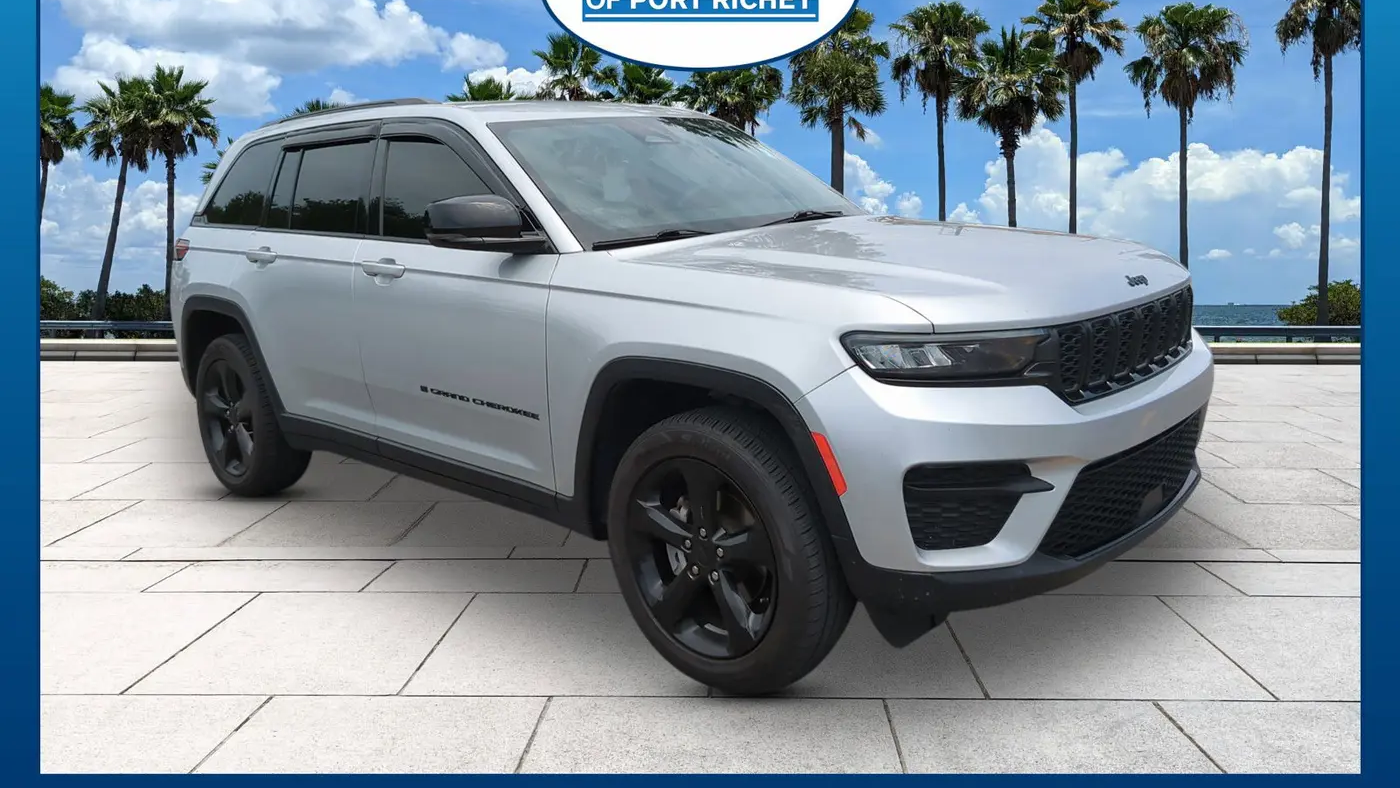 Preowned 2023 Jeep Grand Cherokee Altitude for Sale