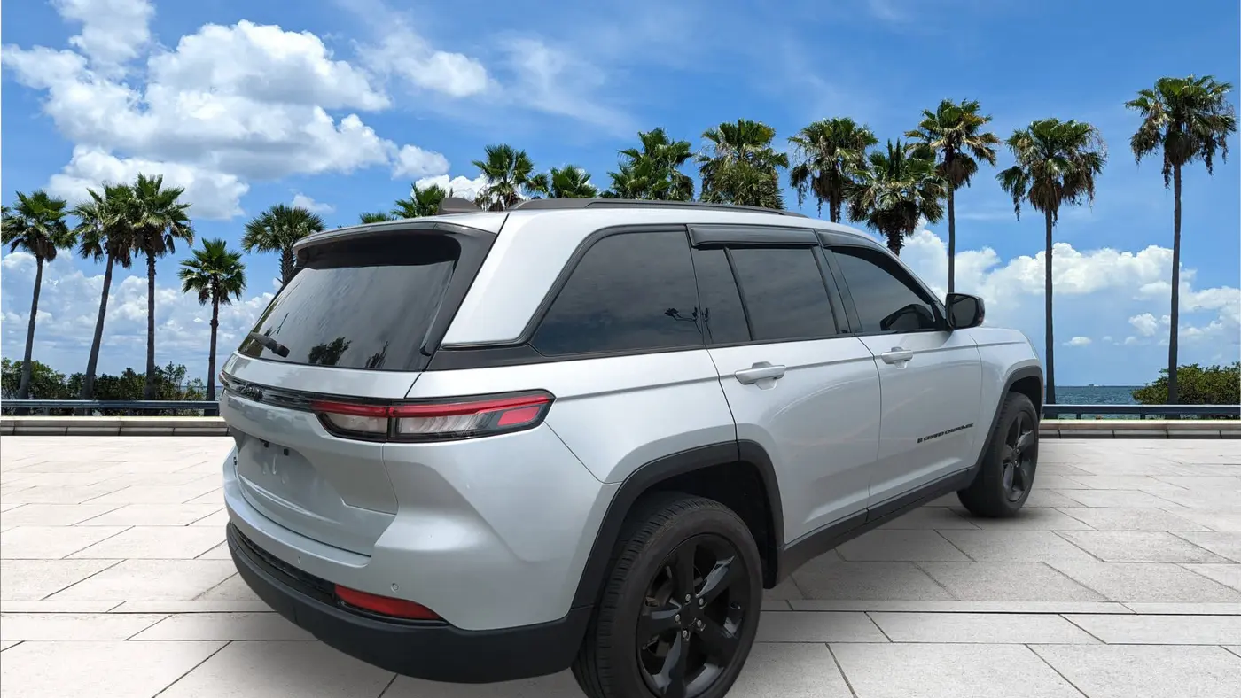 2023 Jeep Grand Cherokee Altitude