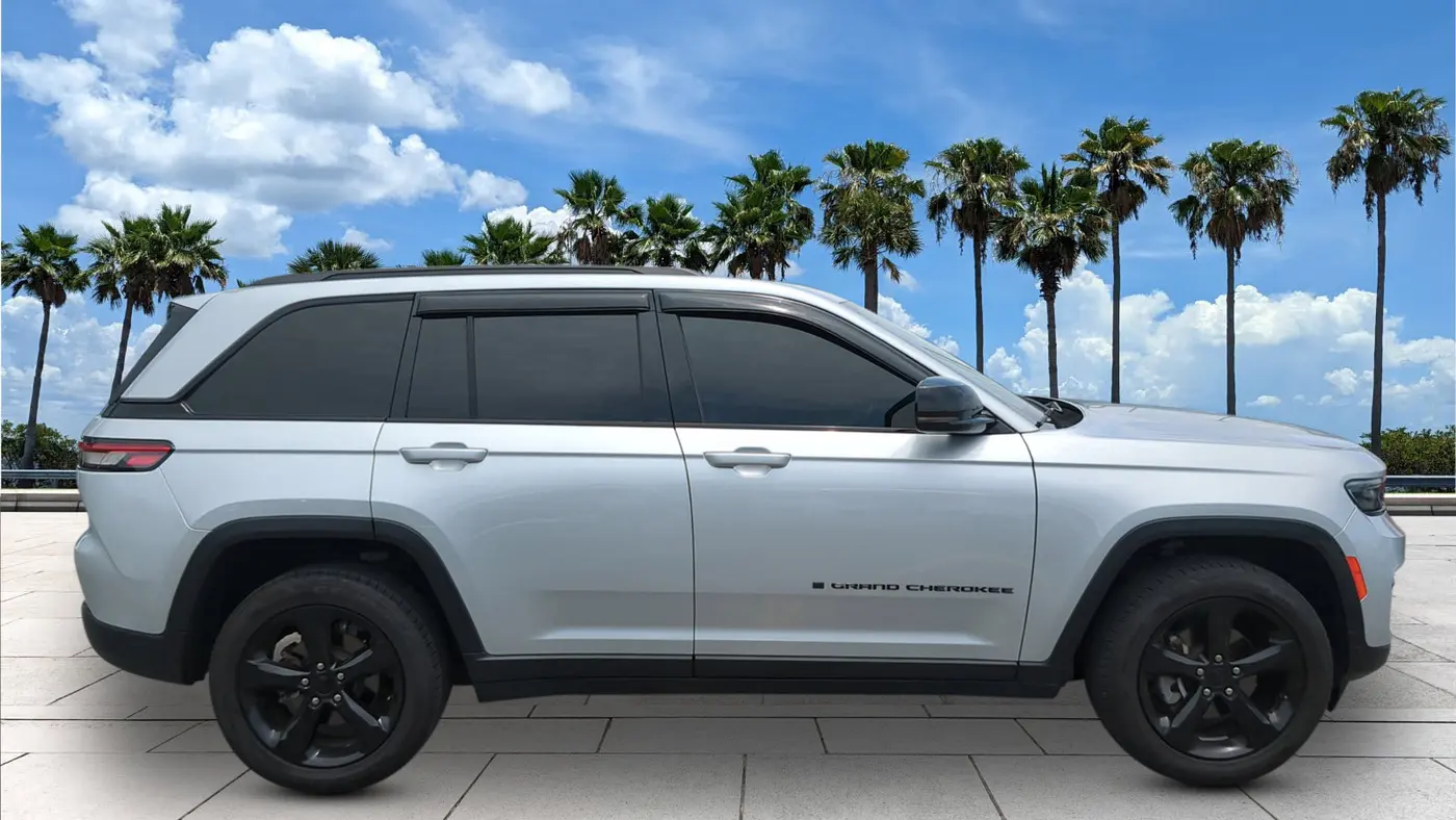 2023 Jeep Grand Cherokee Altitude