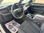 2023 Grand Cherokee Thumbnail 24