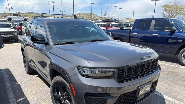 2023 Jeep Grand Cherokee Laredo X