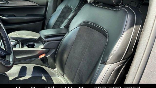 2023 Jeep Grand Cherokee Laredo X