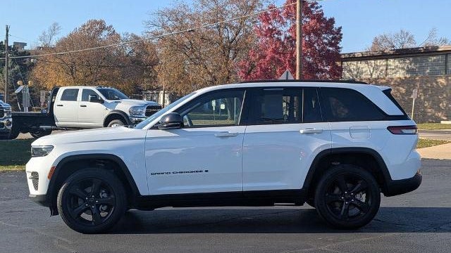 2024 Jeep Grand Cherokee Laredo