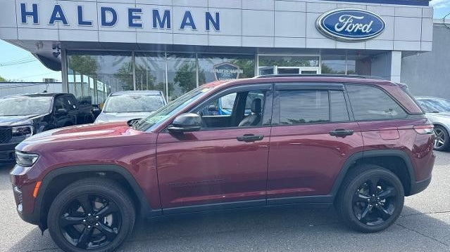 2024 Jeep Grand Cherokee Laredo