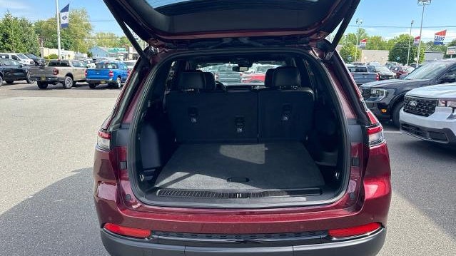 2024 Jeep Grand Cherokee Laredo