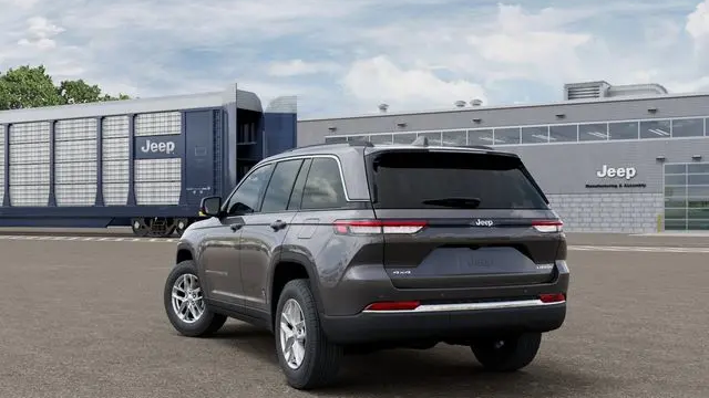 2026 Jeep Grand Cherokee Laredo