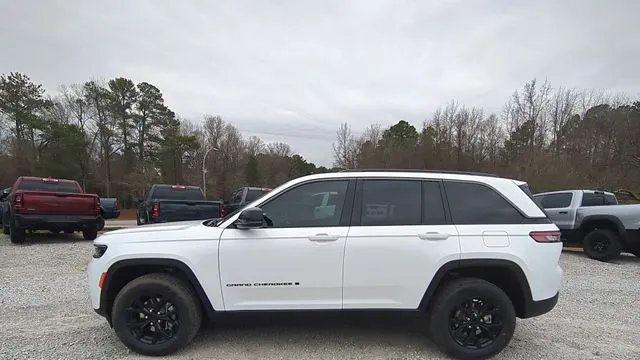 2026 Jeep Grand Cherokee Altitude