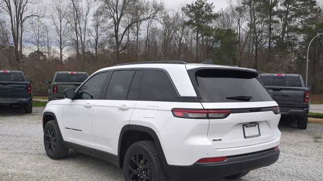2026 Jeep Grand Cherokee Altitude
