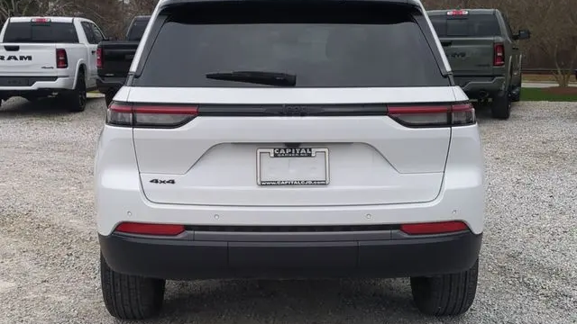 2026 Jeep Grand Cherokee Altitude