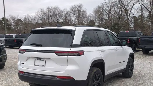 2026 Jeep Grand Cherokee Altitude