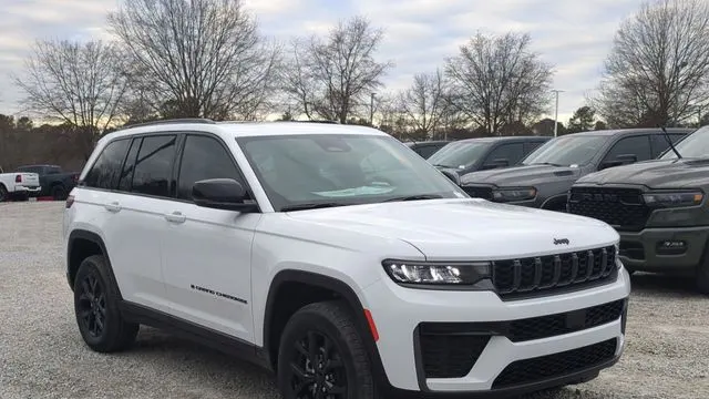 2026 Jeep Grand Cherokee Altitude