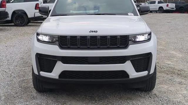 2026 Jeep Grand Cherokee Altitude