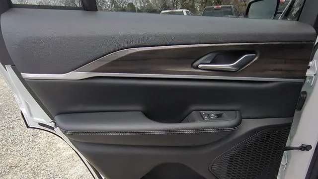 2026 Jeep Grand Cherokee Altitude