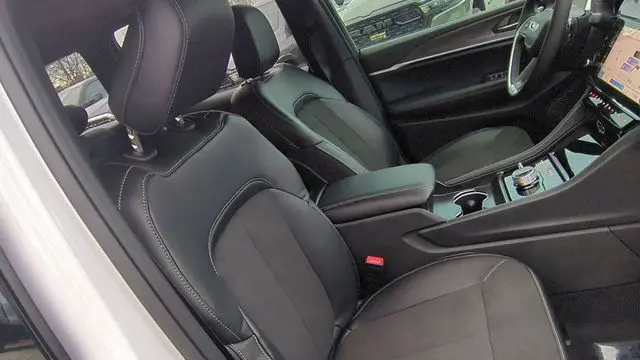 2026 Jeep Grand Cherokee Altitude