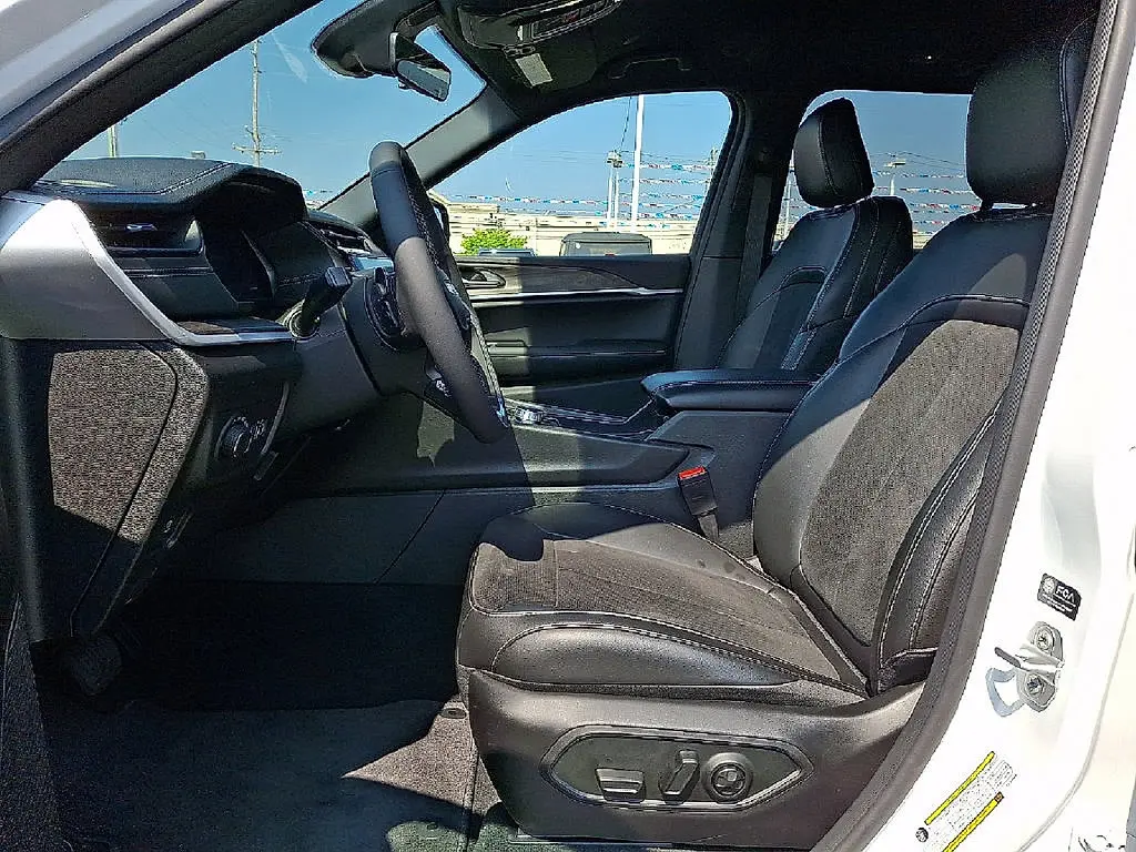 2026 Jeep Cherokee - $44,360