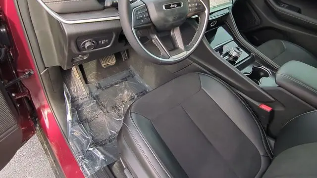 2026 Jeep Grand Cherokee Altitude