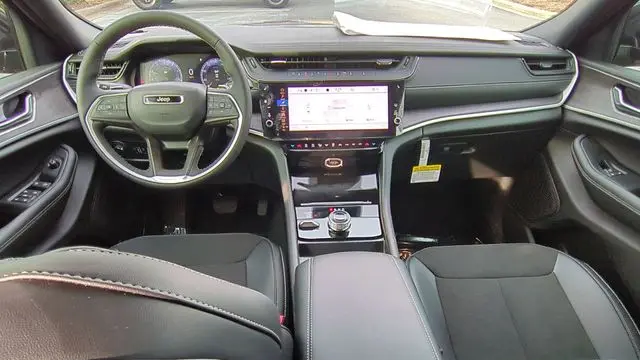 2026 Jeep Grand Cherokee Altitude