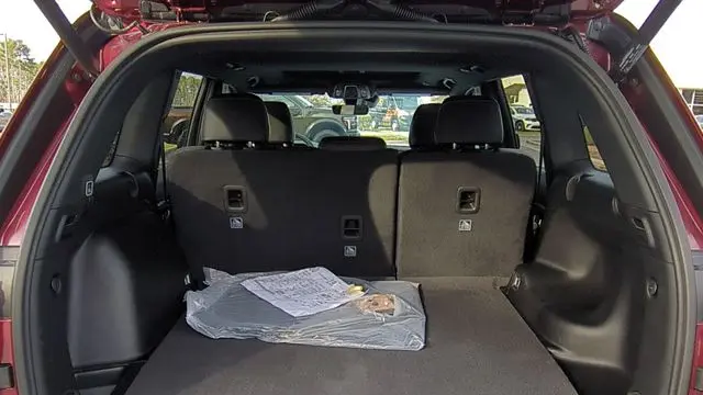 2026 Jeep Grand Cherokee Altitude