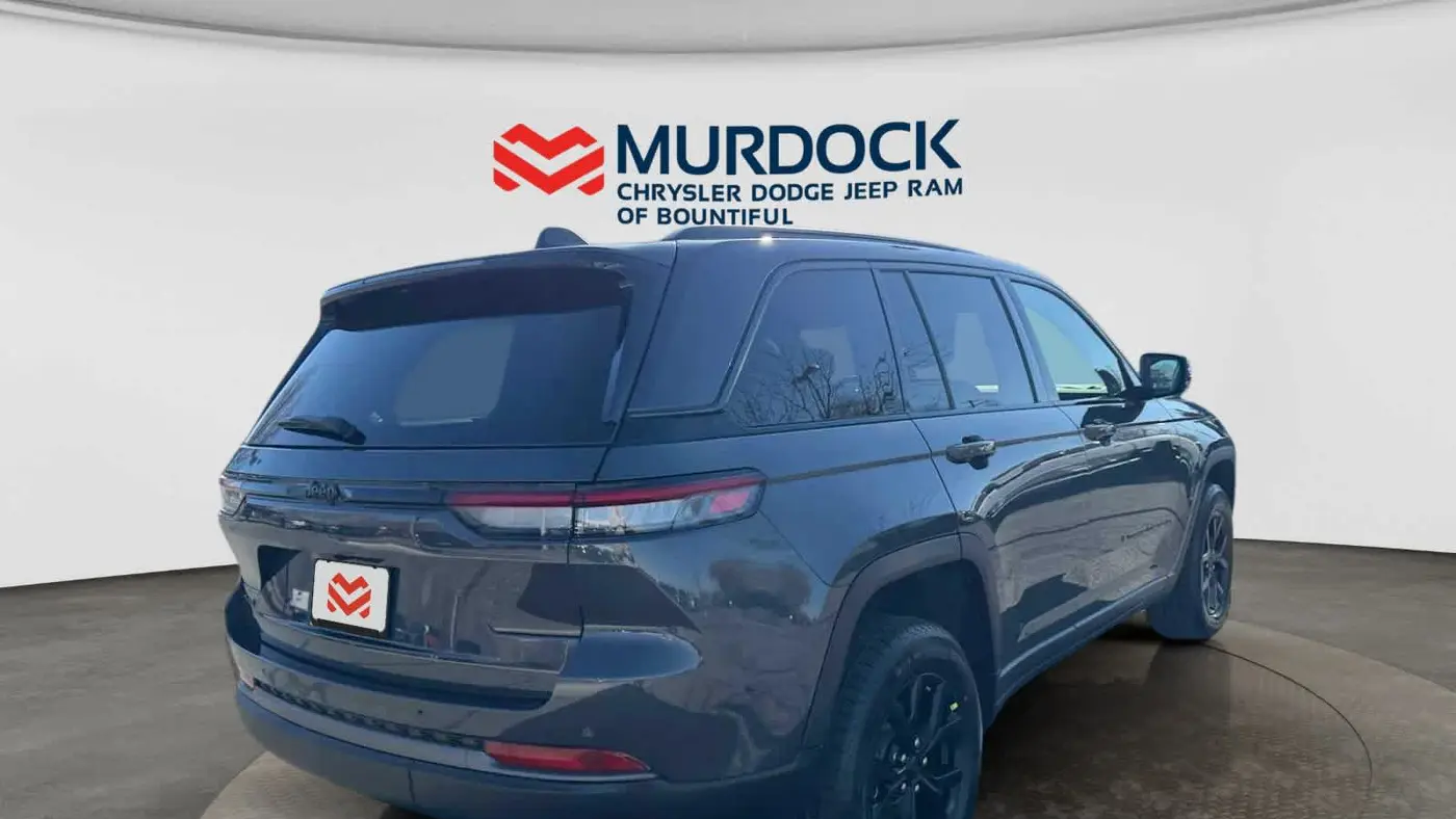 2026 Jeep Grand Cherokee Altitude