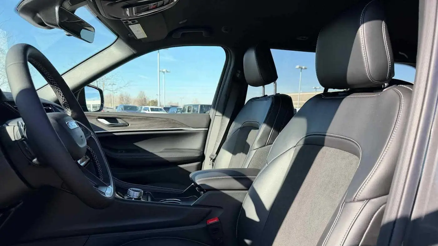 2026 Jeep Grand Cherokee Altitude