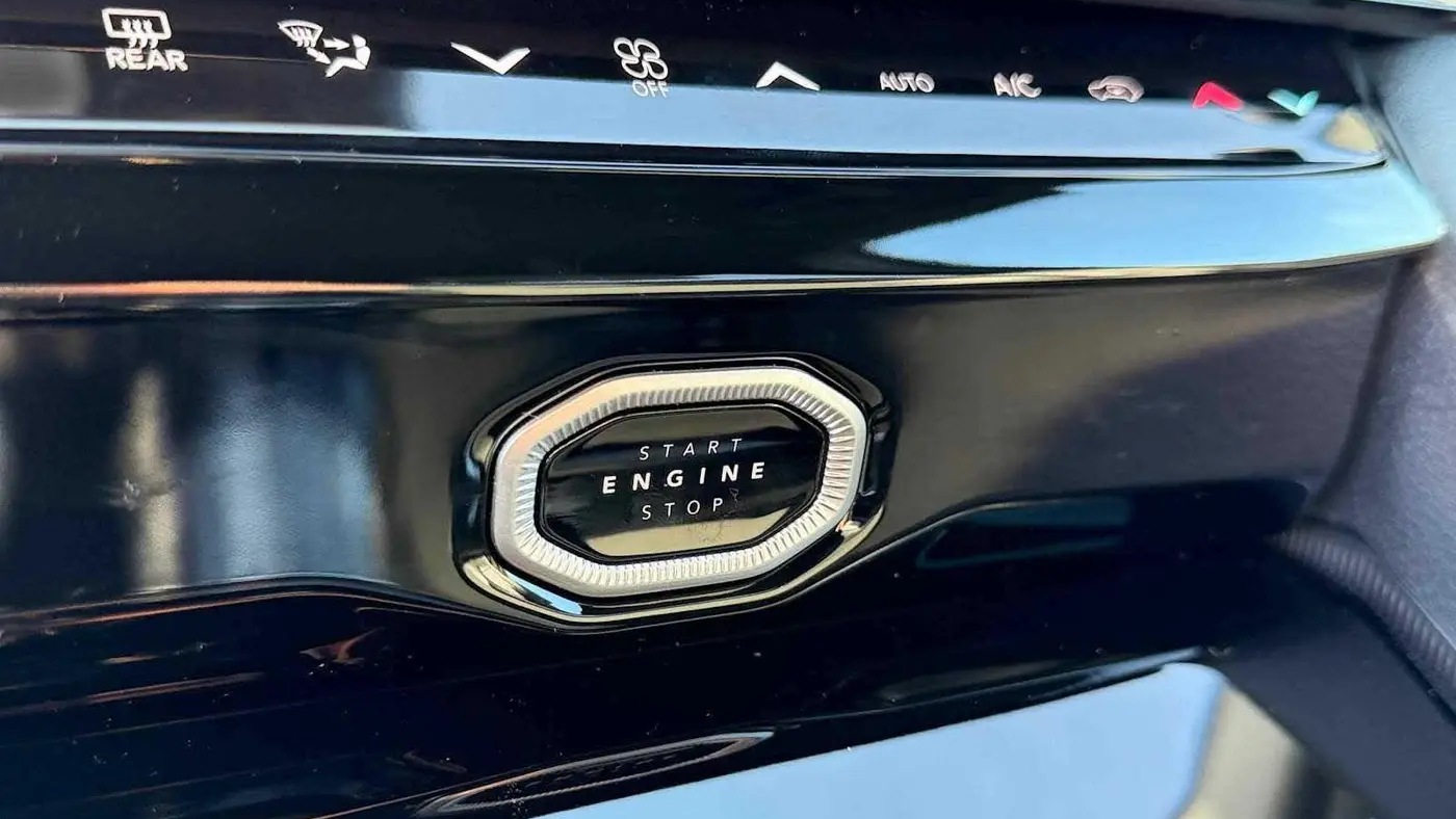 2026 Jeep Grand Cherokee Altitude