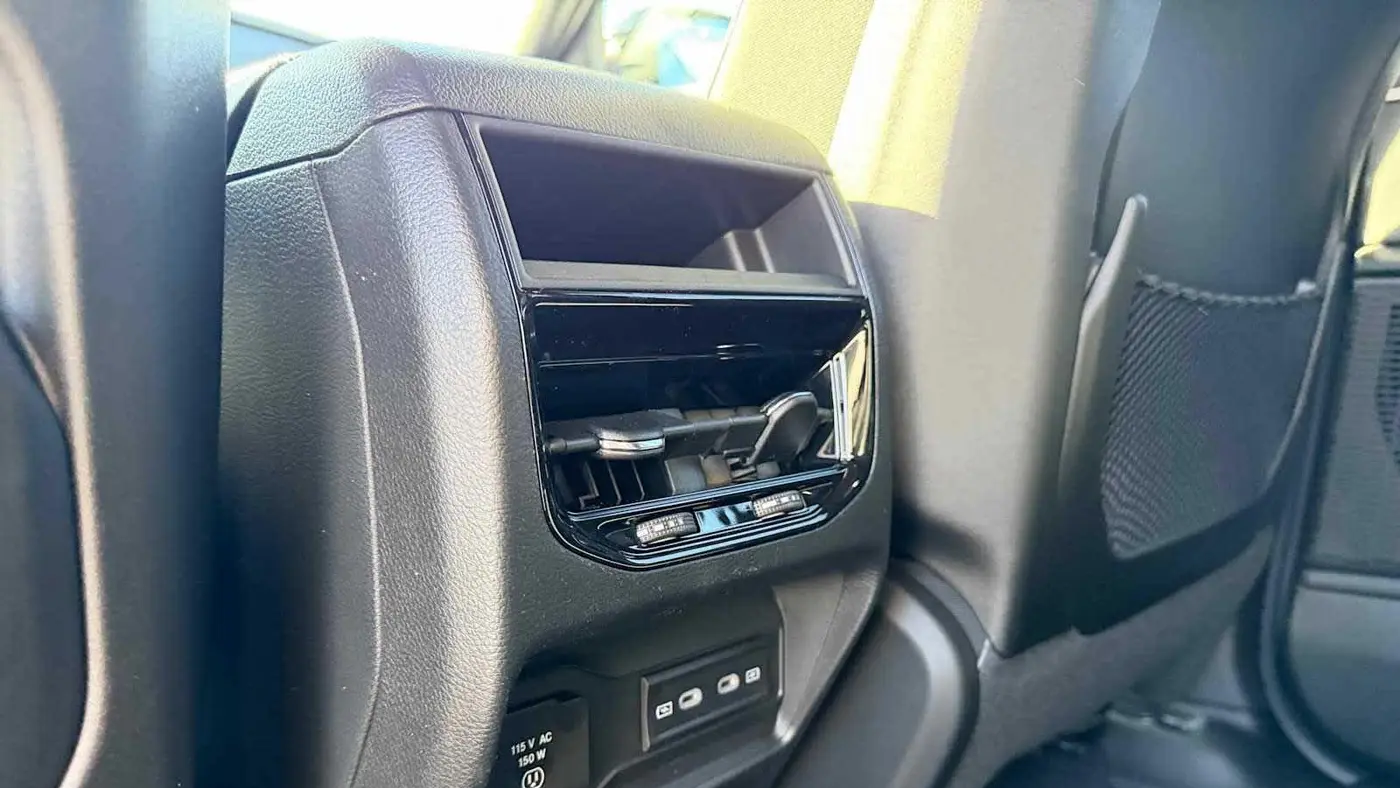 2026 Jeep Grand Cherokee Altitude