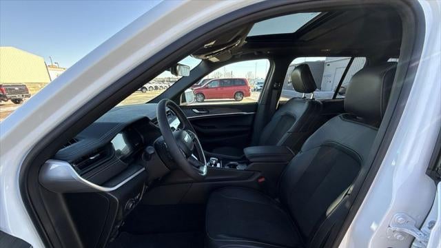 2026 Jeep Grand Cherokee Altitude