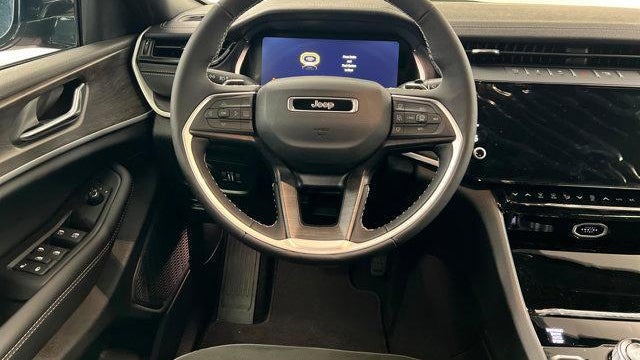 2026 Jeep Grand Cherokee Altitude