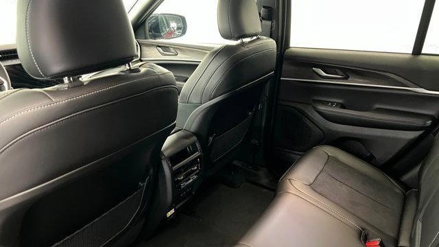 2026 Jeep Grand Cherokee Altitude