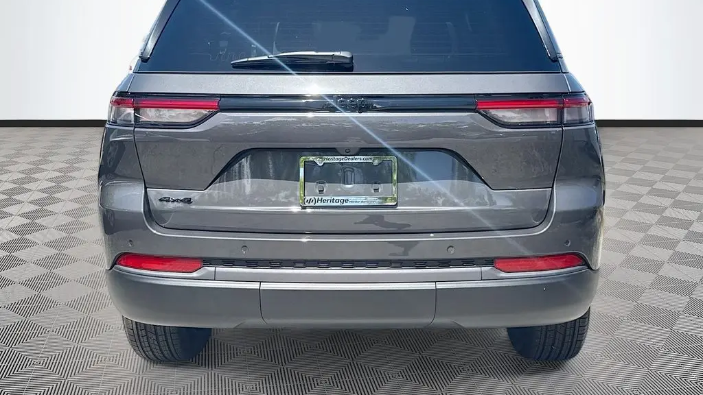 2026 Jeep Grand Cherokee Altitude