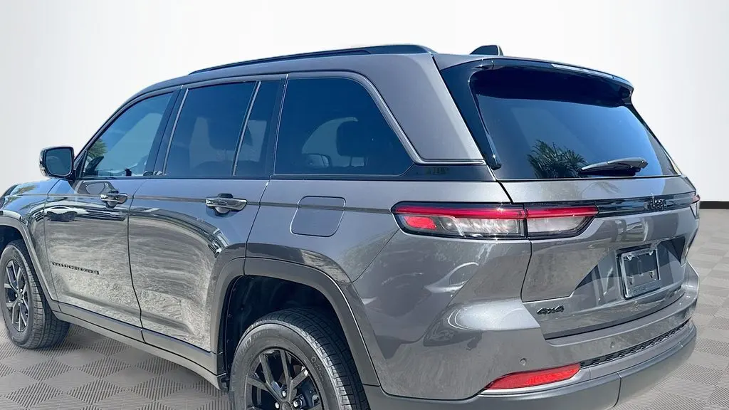 2026 Jeep Grand Cherokee Altitude