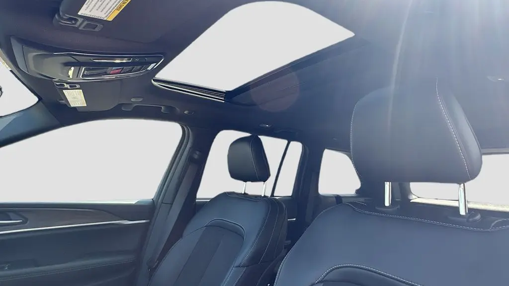 2026 Jeep Grand Cherokee Altitude