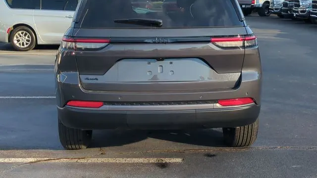 2026 Jeep Grand Cherokee Altitude