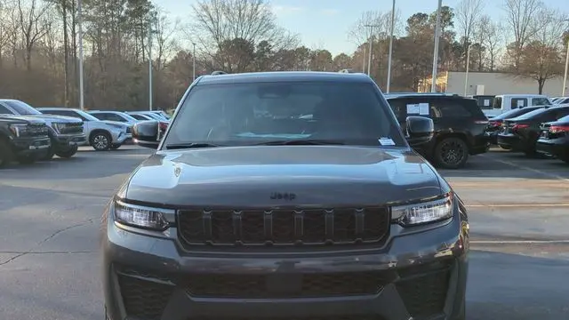 2026 Jeep Grand Cherokee Altitude