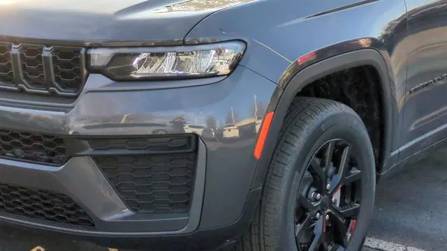 2026 Jeep Grand Cherokee Altitude